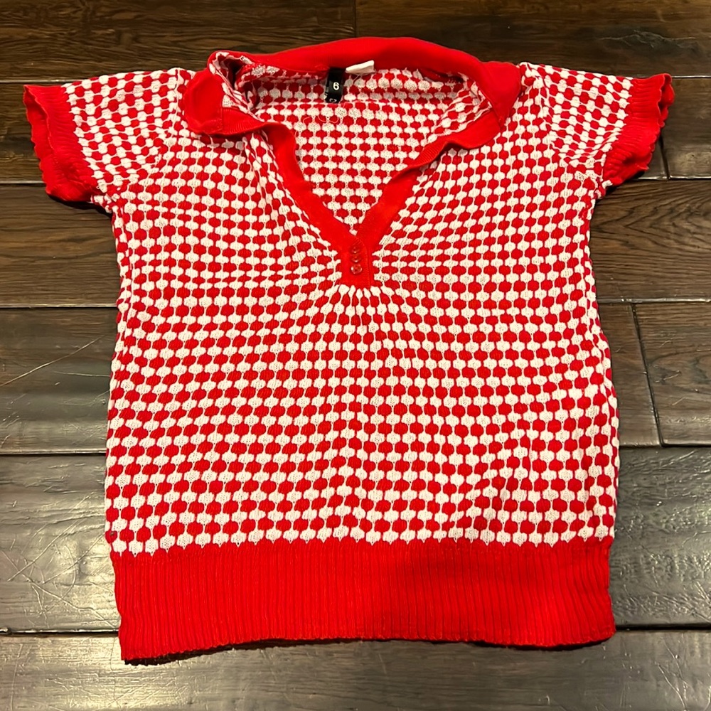 ❤️🤍💕Red & White V-Neck Scalloped Sleeve Sweater